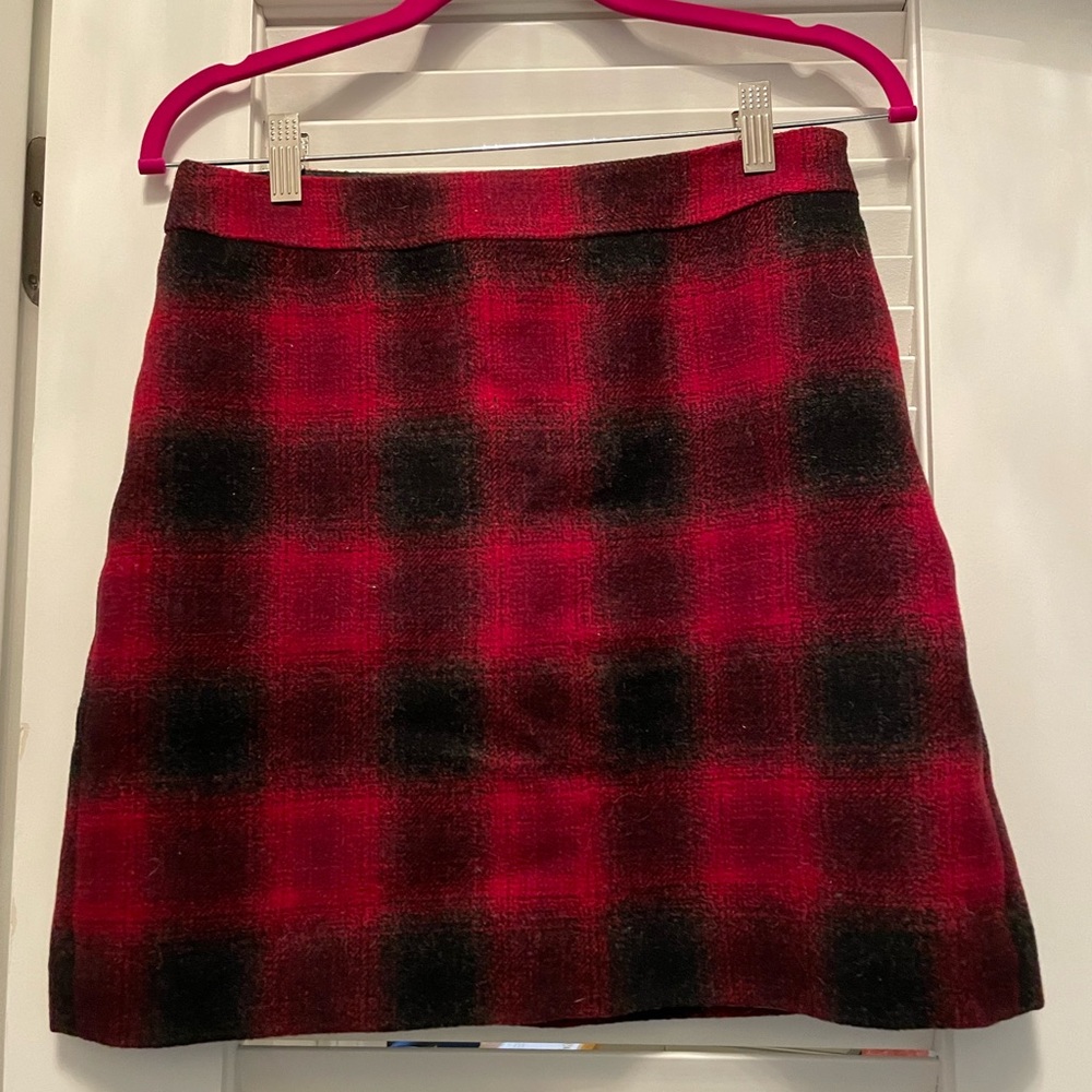 Banana Republic Black & Red Plaid Skirt - Size 4
